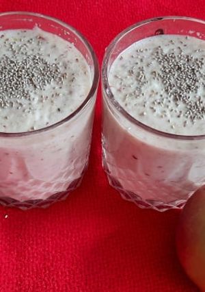 A picture of Chia seeds apple smoothie.