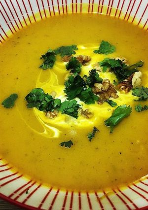 Une photo de Soupe de courge aux noix