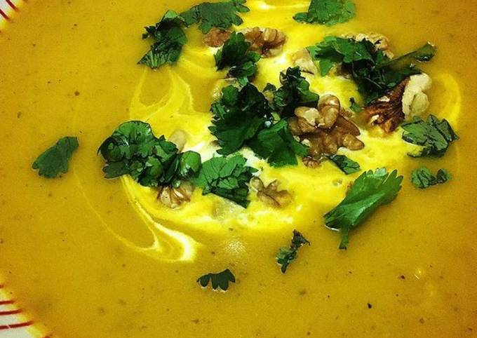 Soupe de courge aux noix