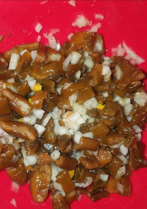Una foto de Ensalada de cochayuyo con cebolla y ají