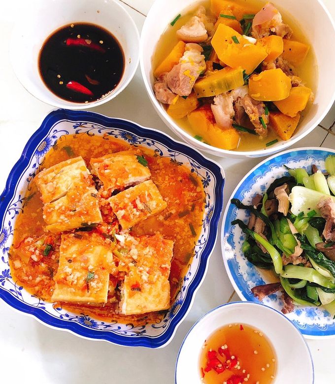 Hình của món Đậu hủ dồn thịt sốt cà chua.
