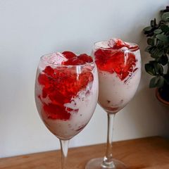A picture of Strawberry Jelly Float.