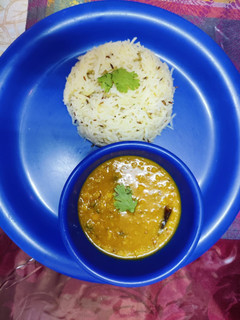 દાલ તડકા અને જીરા રાઈસ (Dal Tadka Jeera Rice Recipe In Gujarati) રેસીપી મુખ્ય ફોટો