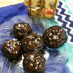 A picture of Eggless Chocolate Cup cakes.