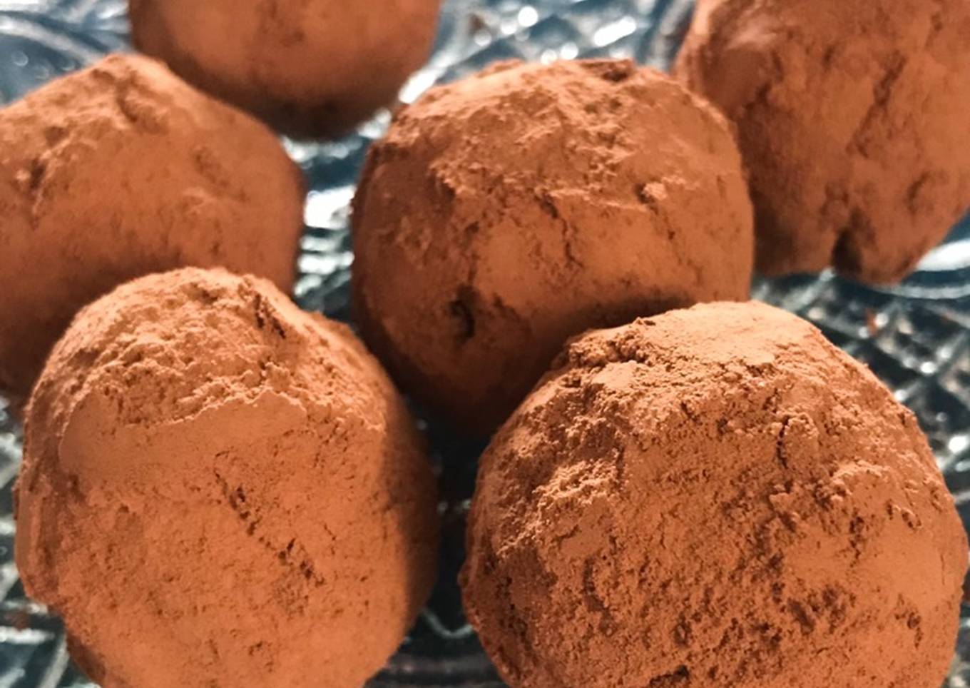 Trufas de chocolate oscuro y limón