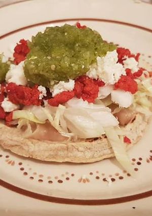 Una foto de Sope de chorizo de Soya. Antojito Mexicano Vegano del Geras