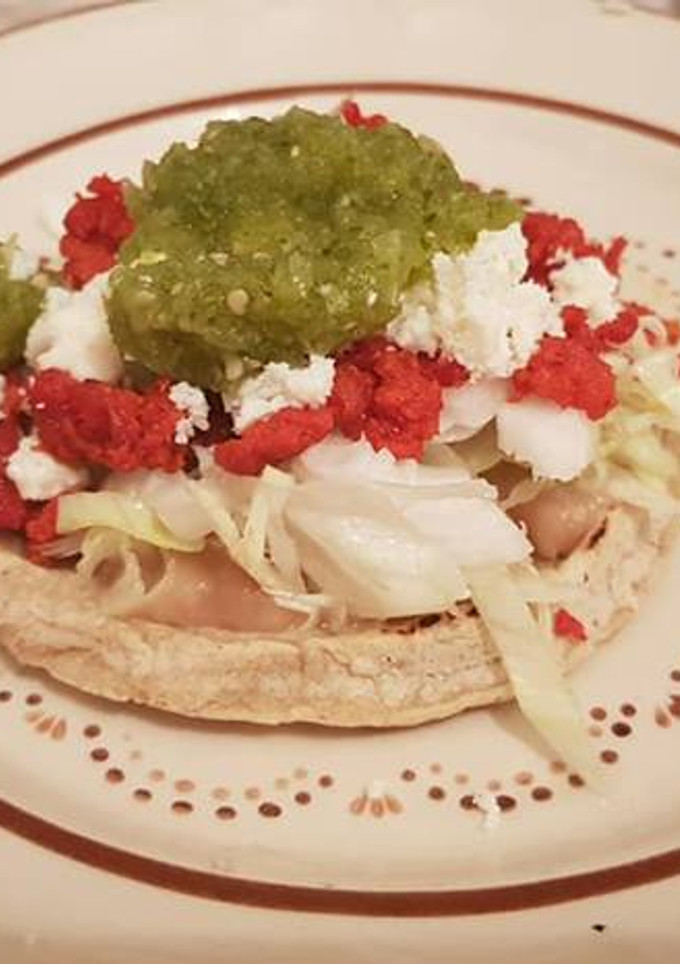 Una foto de Sope de chorizo de Soya. Antojito Mexicano Vegano del Geras