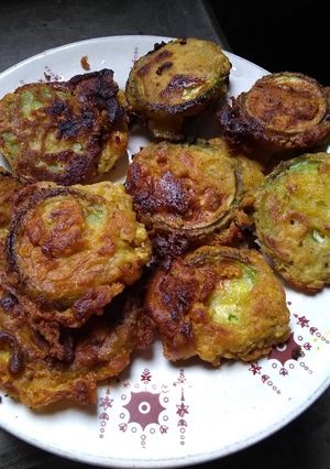 A picture of Teasle gourd fritters.
