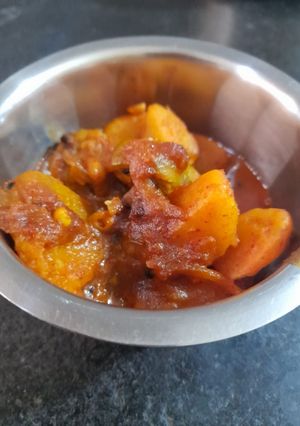 আলু পটল কুমড়োর ডালনা (Aloo potol kumror dalna recipe in Bengali) রেসিপির প্রধান ছবি