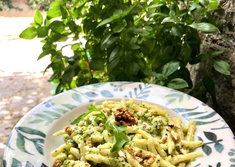 Easiest Way to Make Fatto in casa Trofie al pesto di rucola e noci