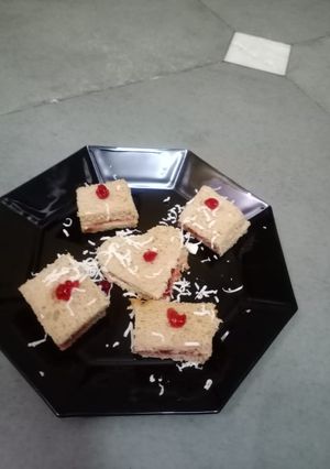 झटपट ब्रेड जैम सैंडविच(Jhatpat bread jam sandwich in hindi) रेसिपी मुख्य फोटो