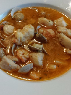 Una foto de Sopa de pescado y marisco