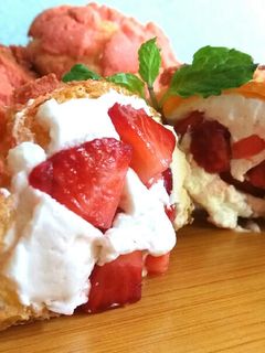 รูปของ 🍓Strawberry cookie choux cream🍓