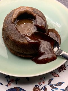 Une photo de Coulant chocolat cœur praliné