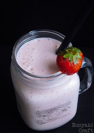 A picture of Strawberry Banana Smoothie.