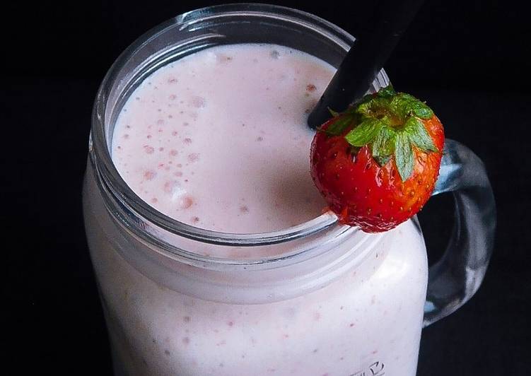 How to Make Speedy Strawberry Banana Smoothie