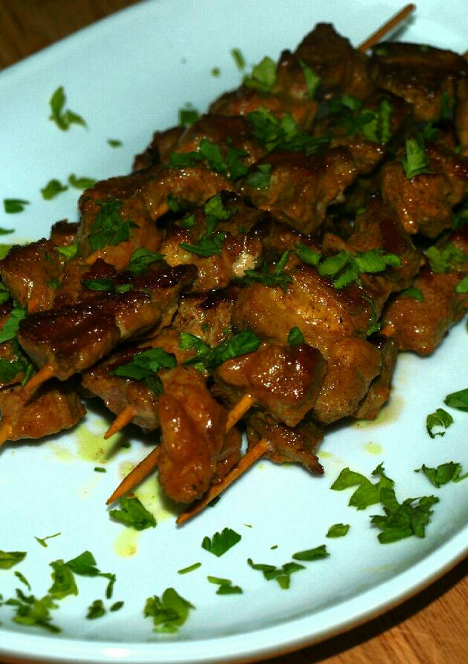 Una foto de Pincho moruno de cordero con ras el hanout🍴
