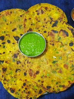 જુવાર ની મસાલા ભાખરી (jowar masala bhakhri recipe in Gujarati) રેસીપી મુખ્ય ફોટો