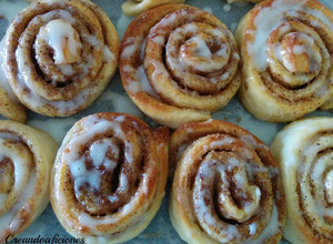 Foto principal de Cinnamon rolls o rollos de canela