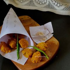 A picture of Masoor Dal Pakore Bihari style.