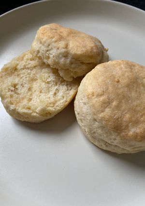 A picture of Buttermilk biscuits.