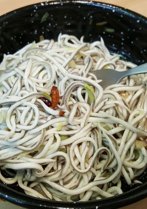 Foto principal de Gulas con ajos frescos