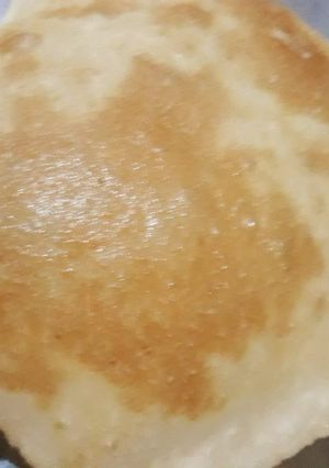 A picture of Bhature.