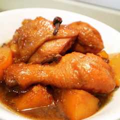 A picture of Semur Ayam Kentang.