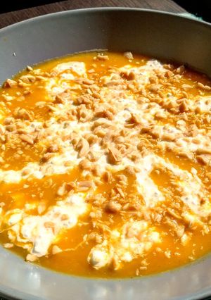 Foto di Vellutata di carote con fiocchi di latte a granella di arachidi