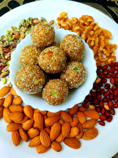 A picture of Nuts and Seeds Laddu.
