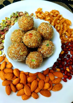 A picture of Nuts and Seeds Laddu.
