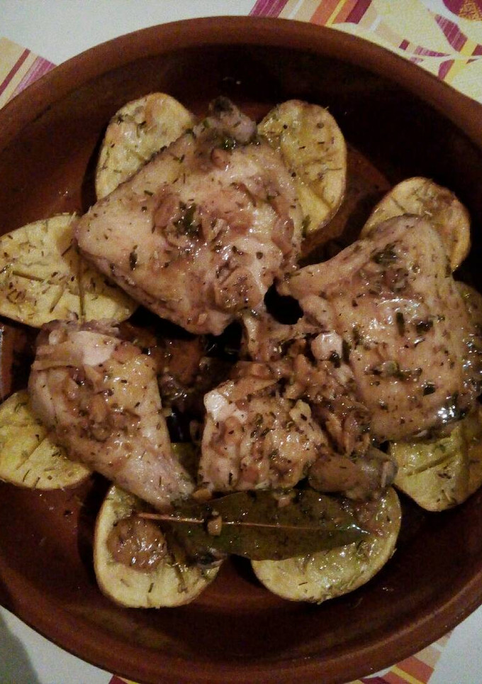 Una foto de Pollo al ajillo🍗 (Sarita style)