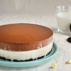 A picture of Oreo Chocolate Mousse Cake [No-Bake].