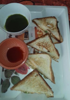 A picture of Veg cheese sandwich.