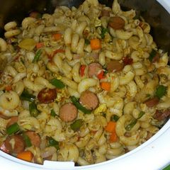A picture of Stir fry pasta.