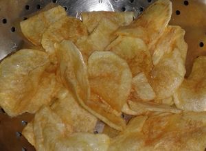 Una foto de Papas fritas tipo snacks súper fácil!!!!!🙌👏