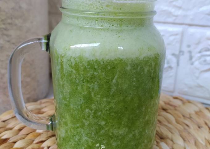Langkah Mudah untuk Menyiapkan Smoothies Pokcoy &amp; Pisang yang Bikin Ngiler
