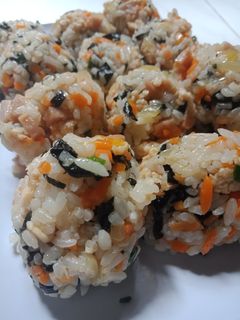 Foto resep Jumeokbap (nasi kepal ala korea)