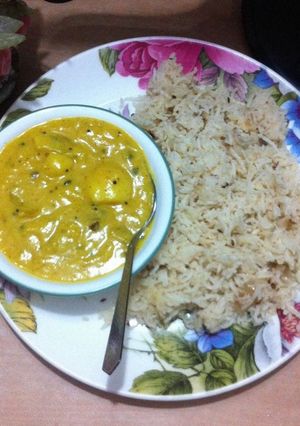A picture of Kadi chawal.