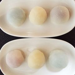 A picture of Wagashi <Mock "Daifuku"cooked using microwave >.
