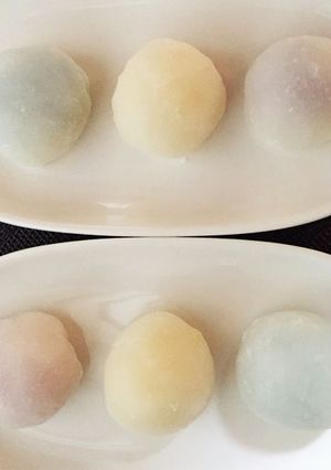 A picture of Wagashi <Mock "Daifuku"cooked using microwave >.