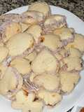 Alfajor relleno de dulce de leche
