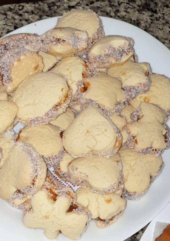 Una foto de Alfajor relleno de dulce de leche