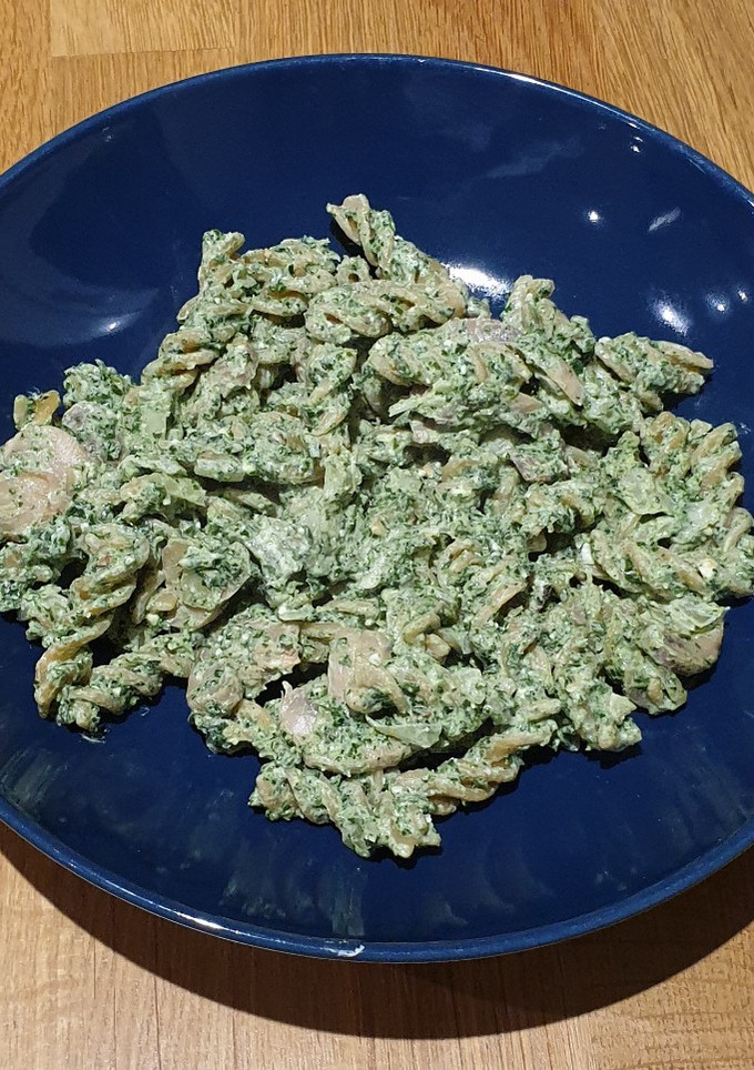 Una foto de Pasta de lentejas con queso y verduras