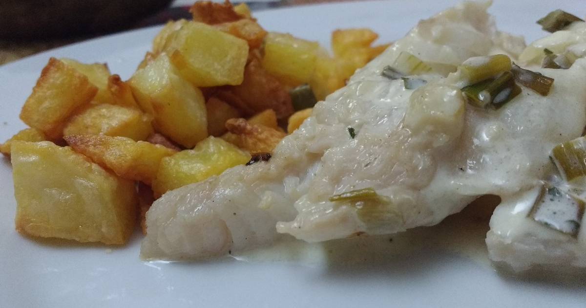 Salmón Blanco Grillado con Salsa al Verdeo y Cubos Dorados al Horno Receta  de Pajarito Mirón- Cookpad