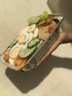 A picture of Futush salad.