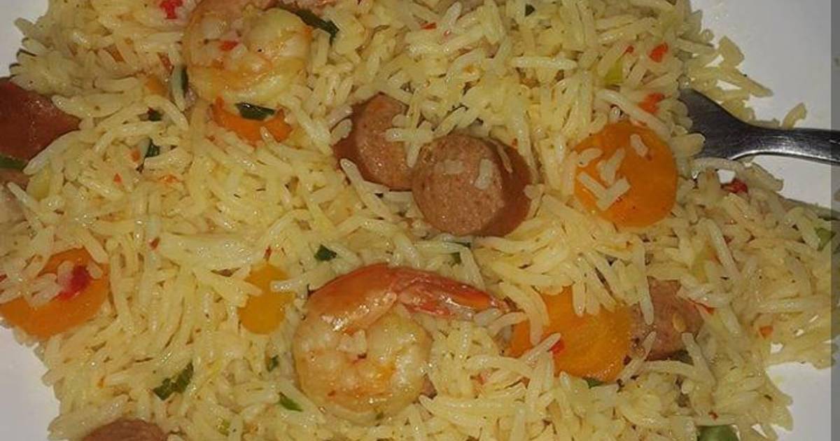 Shrimp and sausage rice Recipe by Mariya Balarabe Gambo - Cookpad