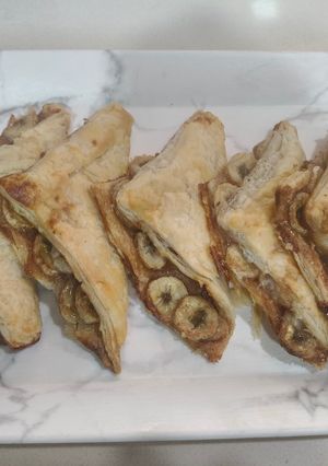 A picture of Banana puff pastry.