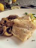 Filetes de Panga con champiñones, ajo y perejil
