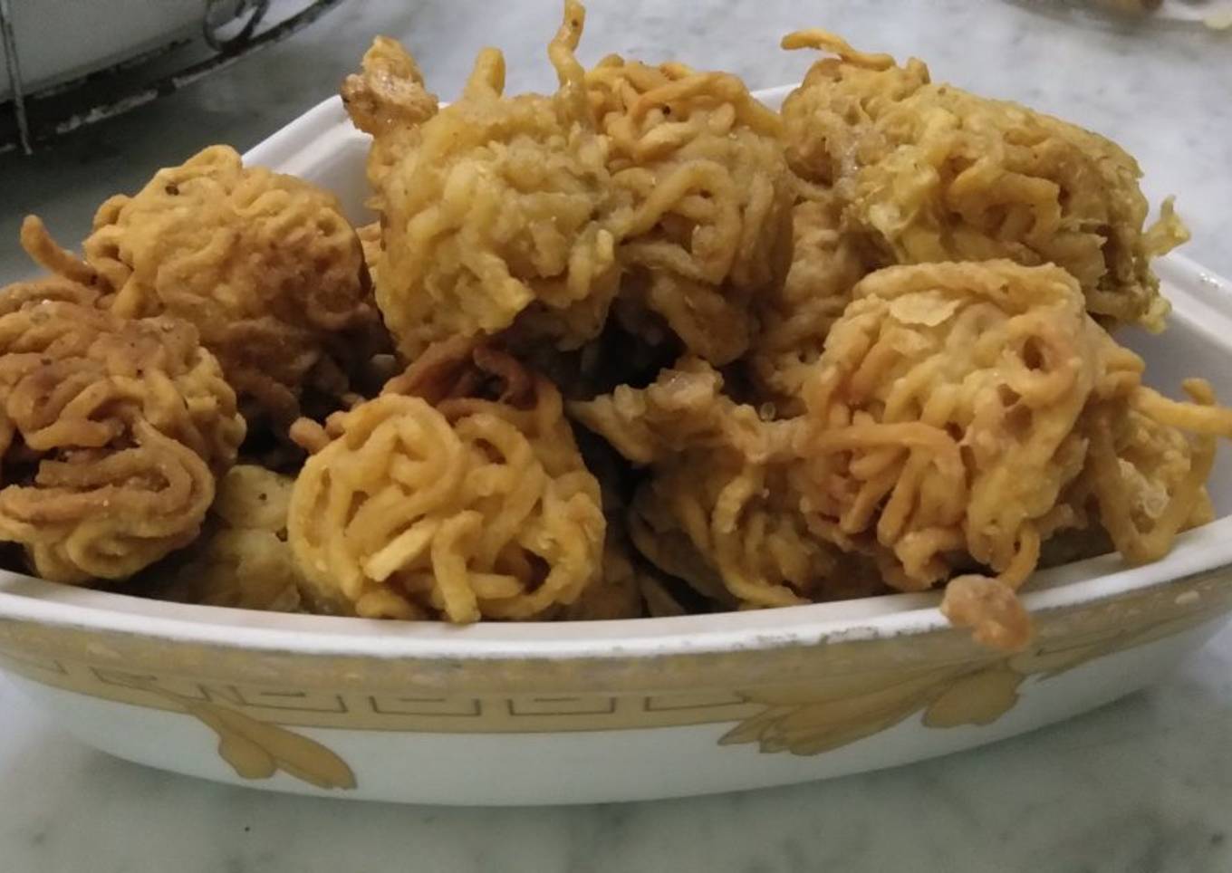 Bola bola mi isi bakso sosis